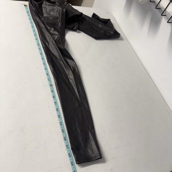 Spanx Faux Leather Leggings Womens Medium Tall Black Grunge Sexy Biker NEW - Picture 9 of 11